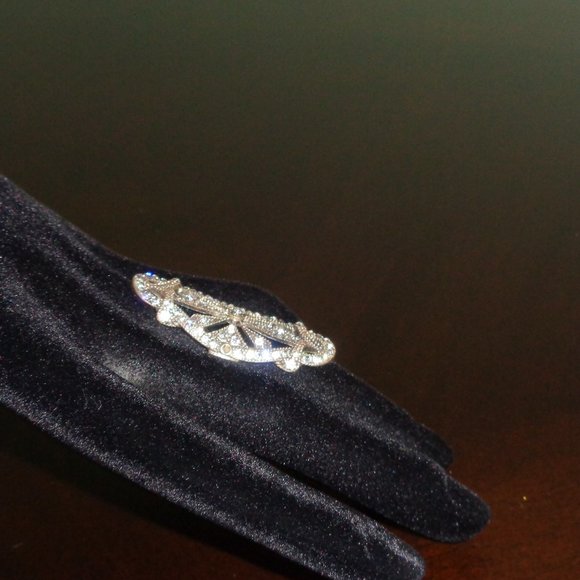 Long flowery ring- costume jewelry - Picture 7 of 8